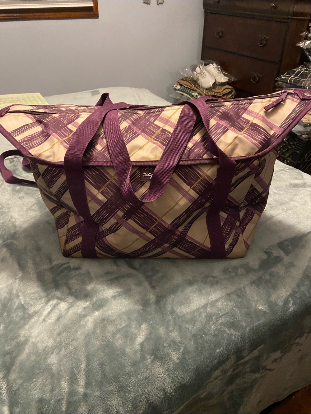 thirty-one Quilted Tote Bag in Purple and Cream Plaid inside has stains